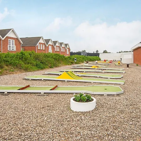 5 Person In Romo-by Traum